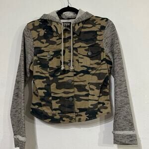 Tinseltown Women’s Camo Jean Jacket